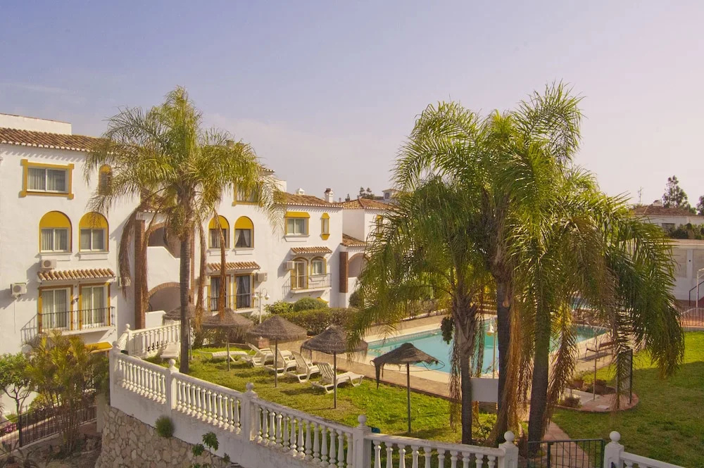Spacious 2 bed holiday apartment in Calahonda