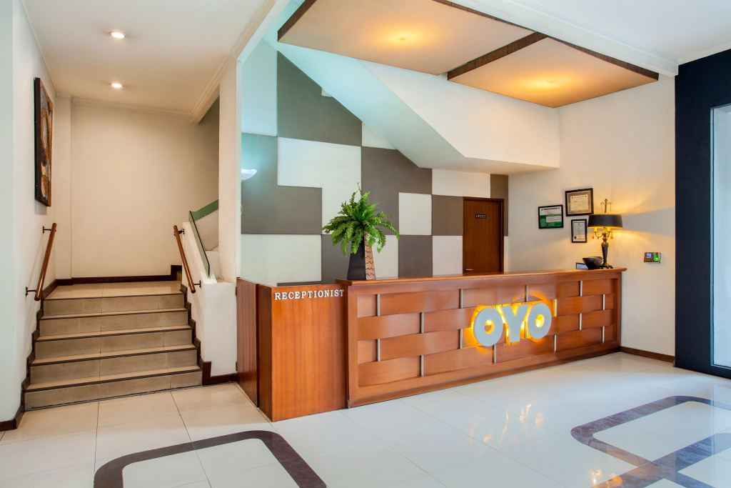 Lobby & Reception