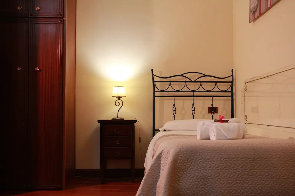 Standard Single room with balcony (single bed)