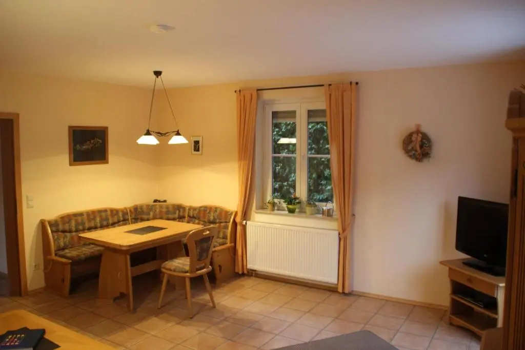2 Bedrooms Cottage