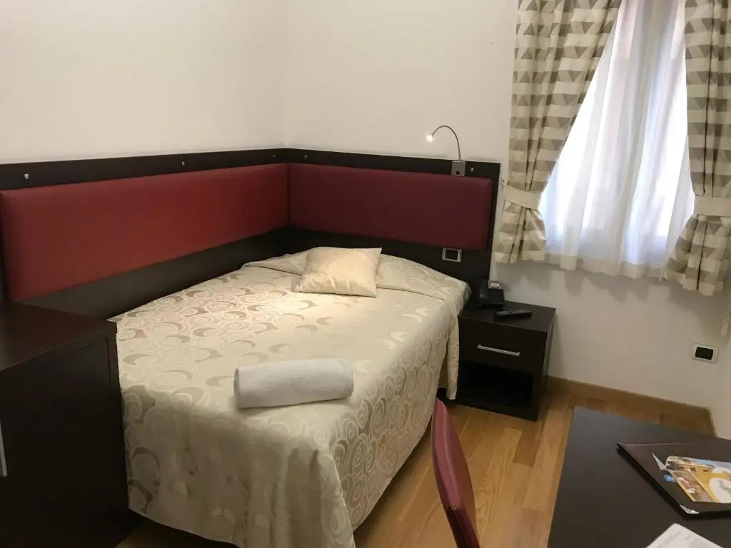 Deluxe Single room