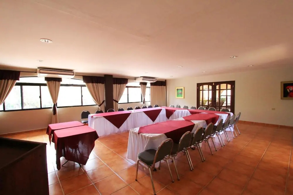 Plaza Magdalena Hotel - Général