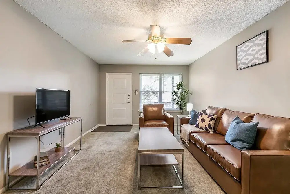 Social Retreat + Pool + Gym — фото 2