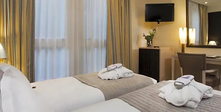 Le Pera Hotel 77