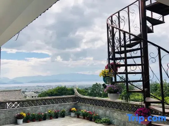 Dali Panshan Muyue Light Luxury Tipsy B&B (Cang'er Avenue Branch)