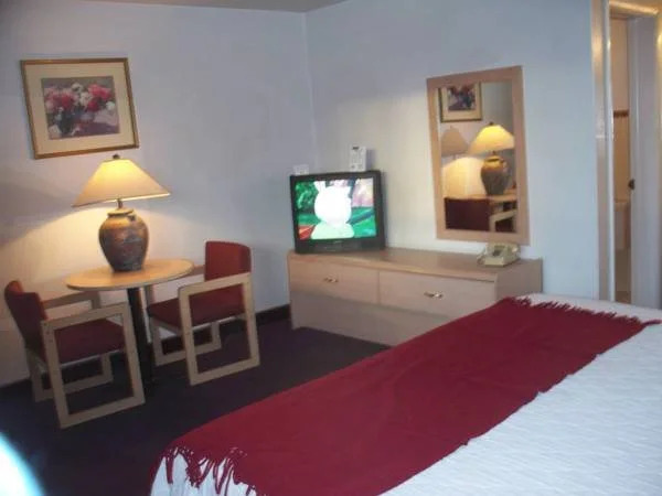 Downtown Xenion Motel — фото 4