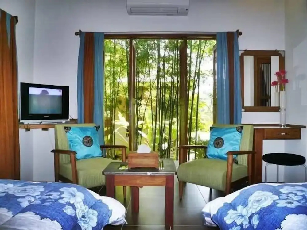 Double Villa with balcony (twin beds)
