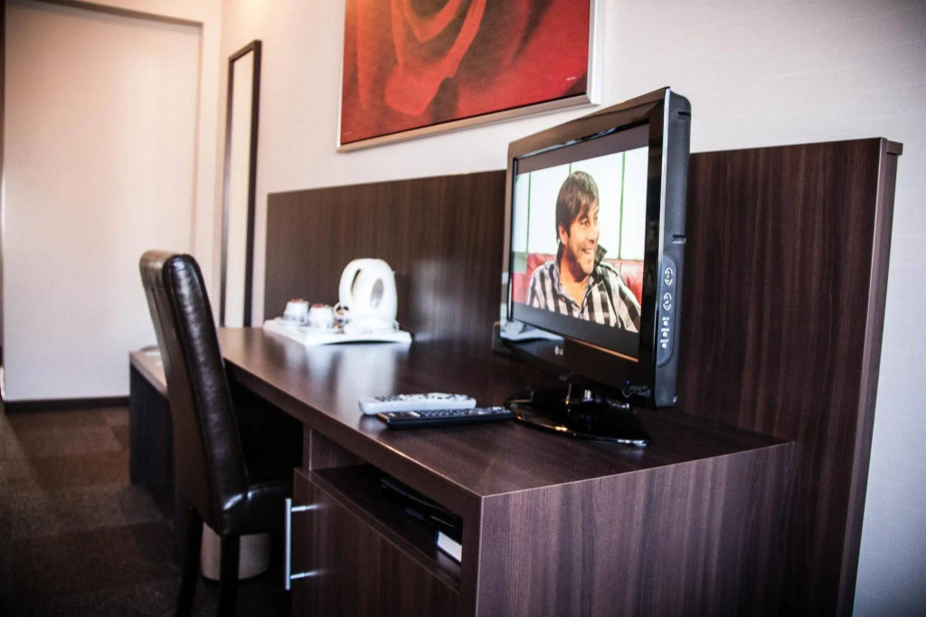 Carlton Hotel picture