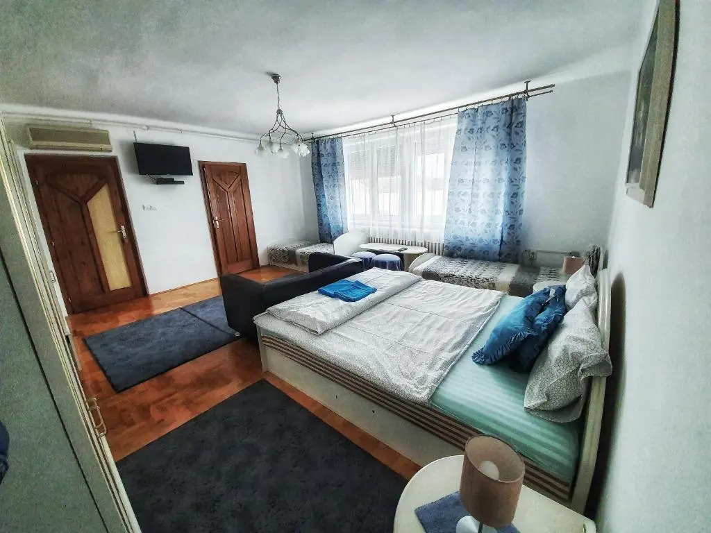 Napsugár Panzió és Kávézó - фото 7