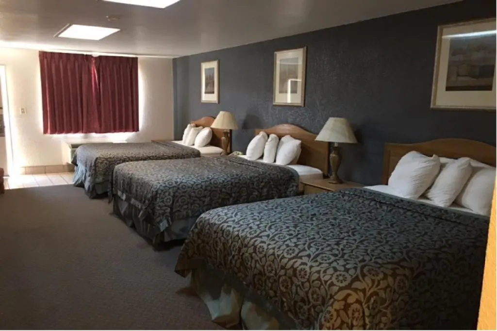 Standard Sextuple room