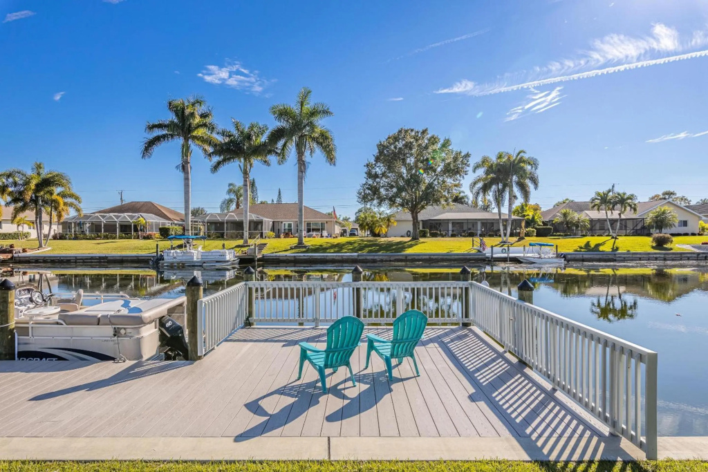 Freshwater Canal Villa with Heat Pool - Villa Homeport - Roelens Vacations