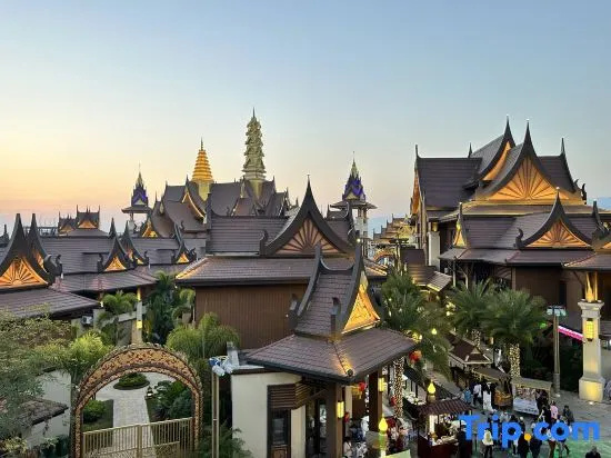 Huazhu · Scenic Boutique Stay (Mangshi Dai Ethnic Ancient Town)