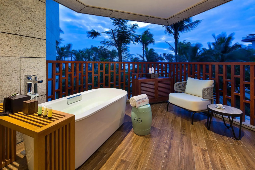 Wyndham Grand Plaza Royale Wenchang
