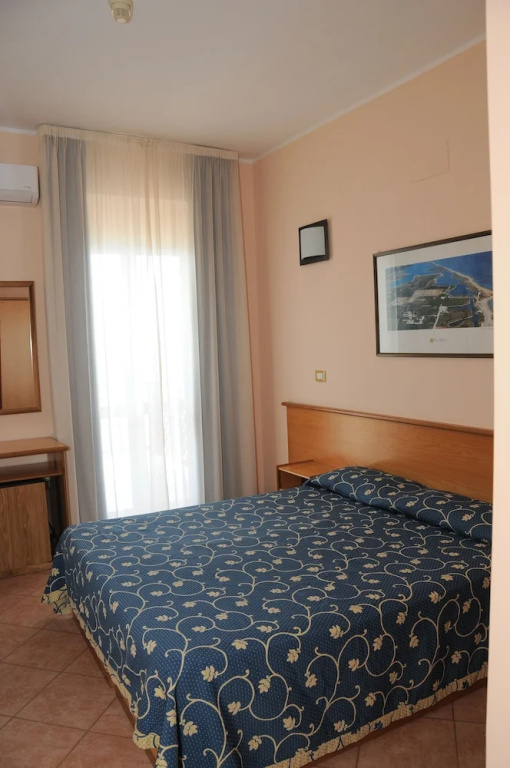 Standard Triple room with balcony