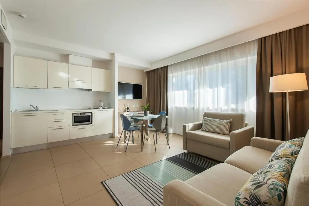 Quadruple Suite