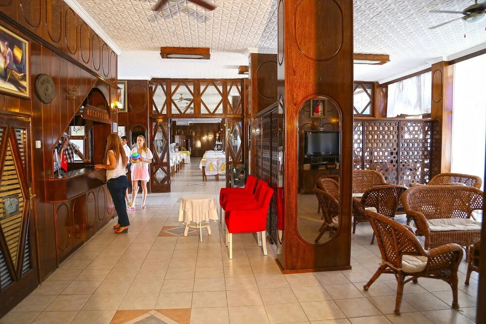 Lobby & Reception