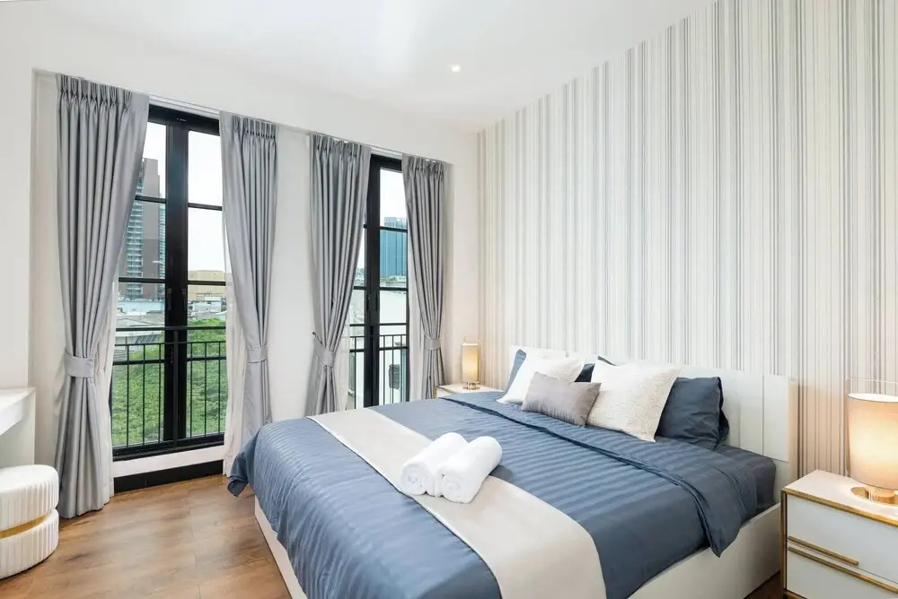 Stylish 7beds Poolhouse With Cinema & Lift - 2min to BTS — фото