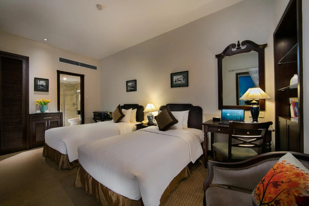 Classic Double room (full double bed)