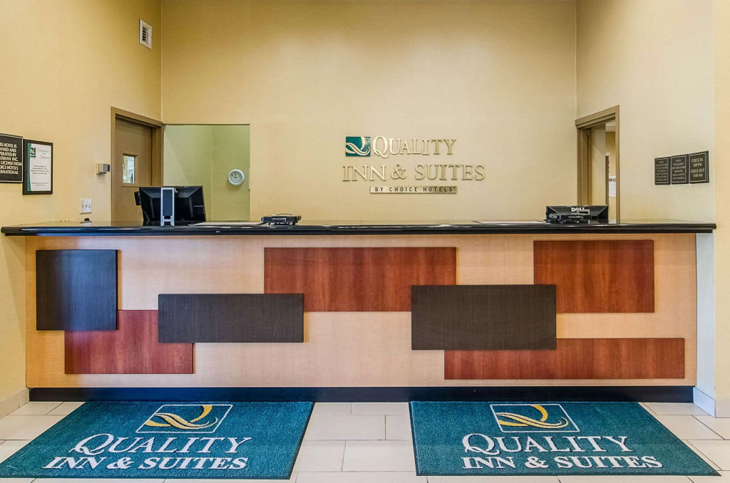 Lobby & Reception