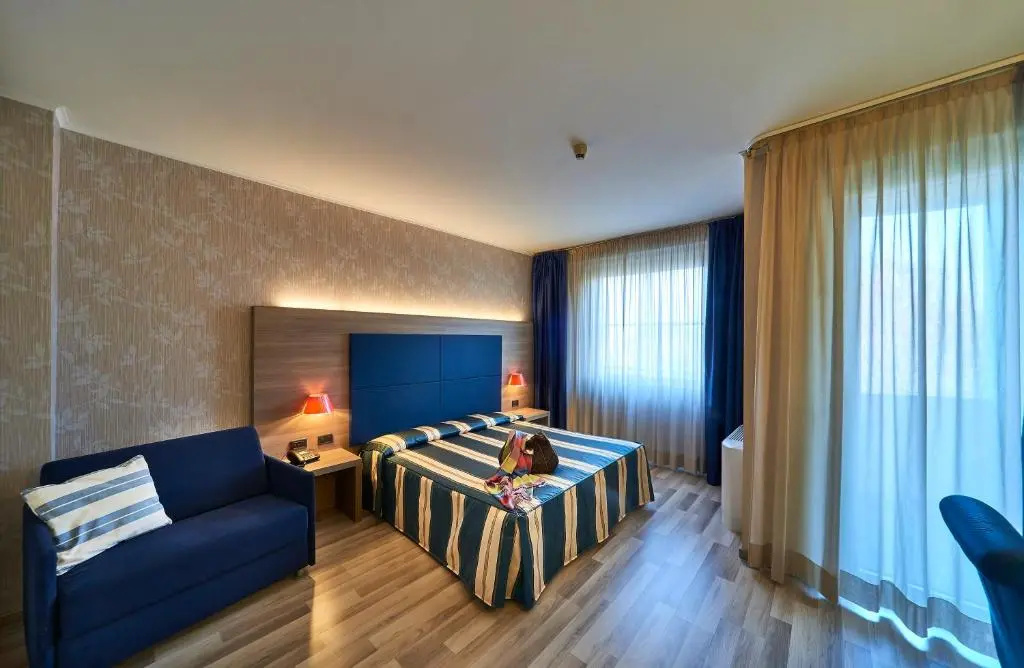 Superior Double room (full double bed)