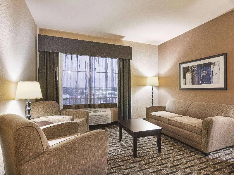La Quinta Inn & Suites by Wyndham Mt. Pleasant - Chambres