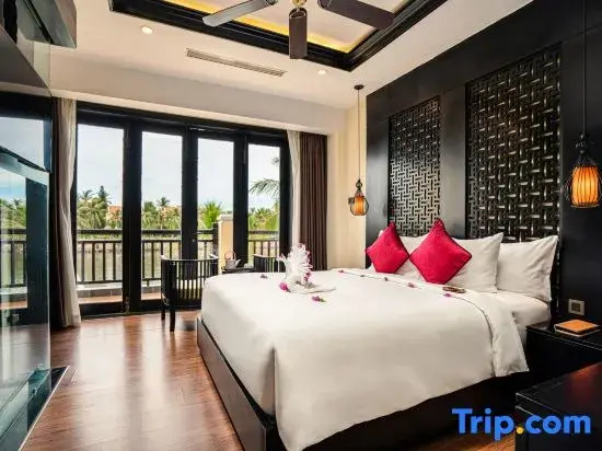 4 Bedrooms Villa with river view