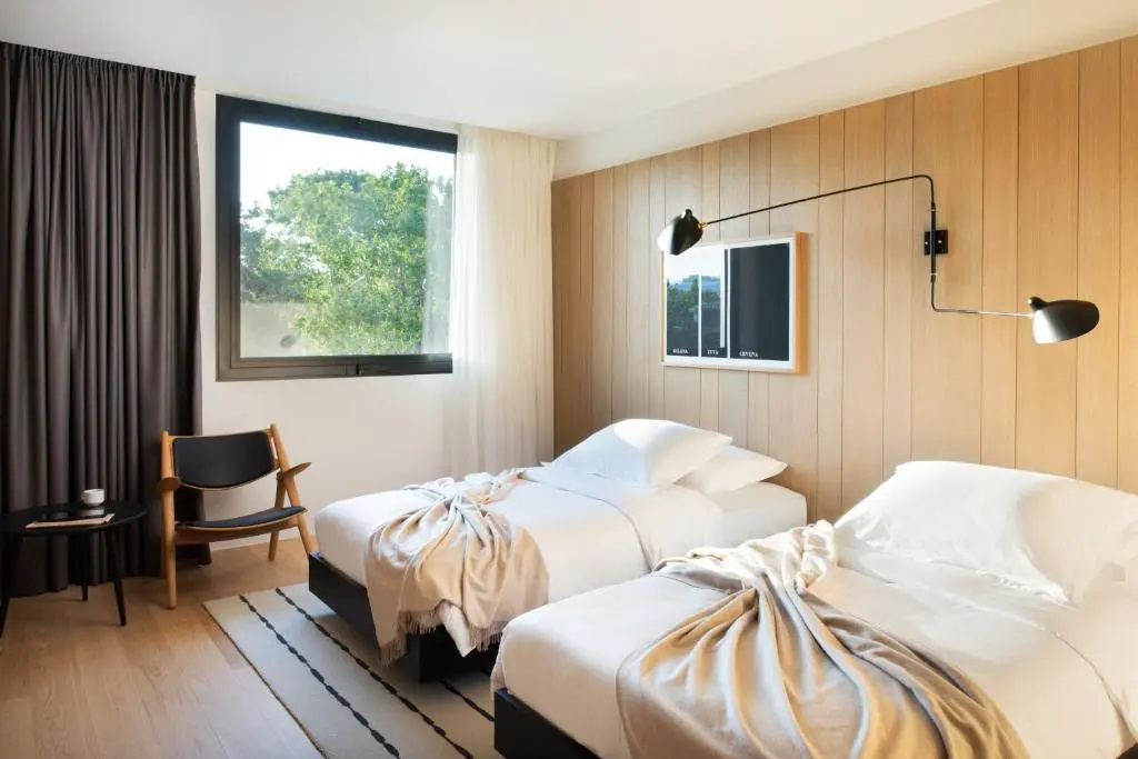 Superior Double room with city view (twin beds)