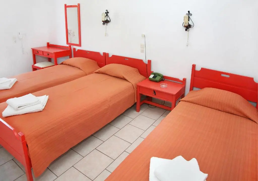 Standard Triple room with sea view