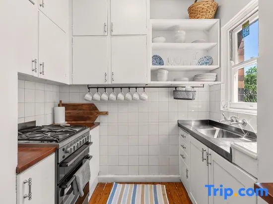 Dazzling harbour views near watsons bay & bondi