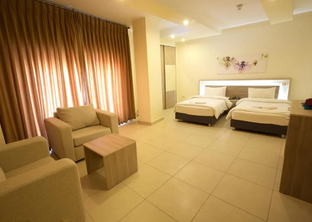 Deluxe Apartment