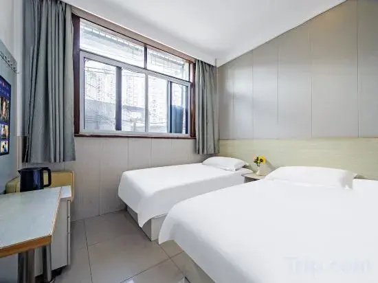 Yalan Hostel