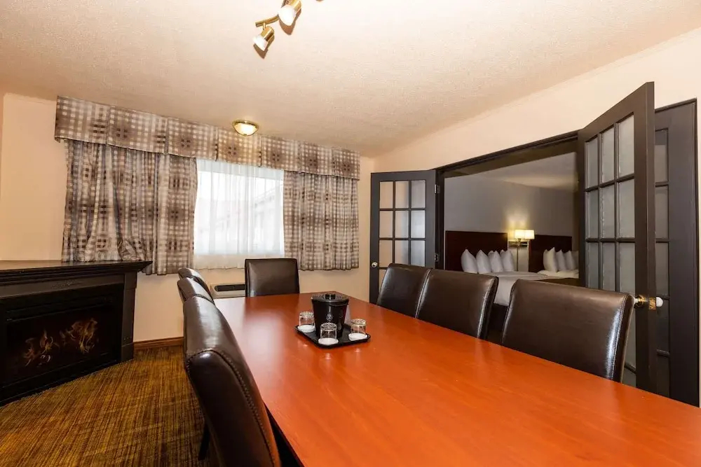 Quality Inn & Suites - фото 15