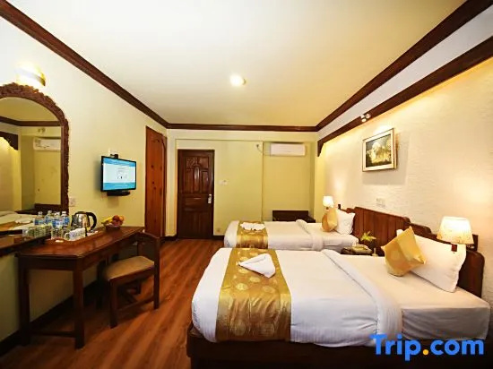 Deluxe Double room with balcony (full double bed)