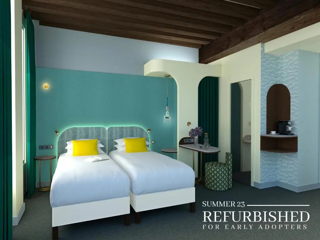 Deluxe Double room with city view (full double bed)
