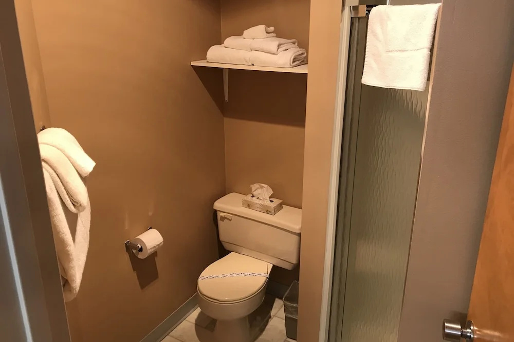 Economy Quadruple room