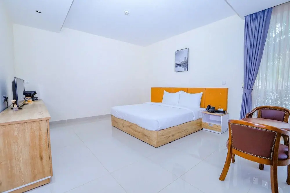 Двухместная вилла с видом на бассейн двуспальная кровать в Sea Breeze Hotel & Villa