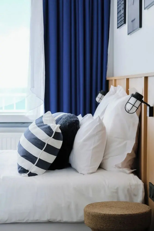 Standard Double room with ocean view (full double bed)