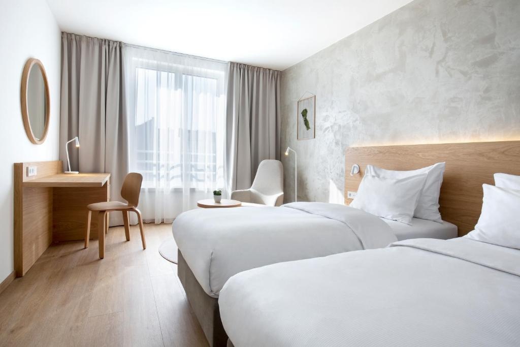 Superior Twin room (twin beds)