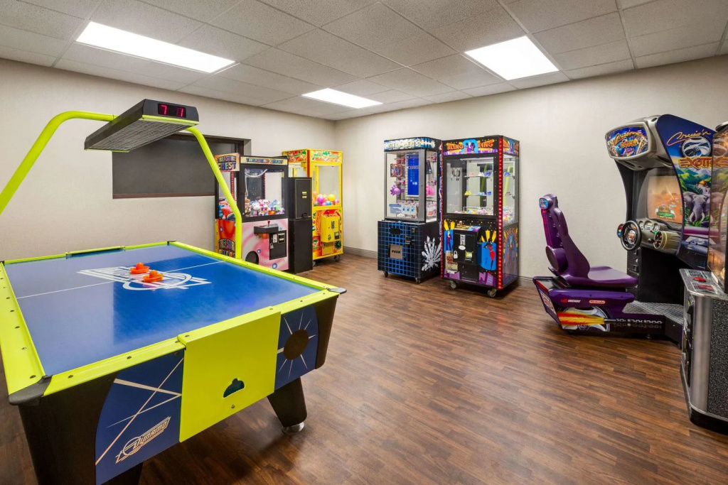 La Quinta Inn & Suites By Wyndham Lake George - Général