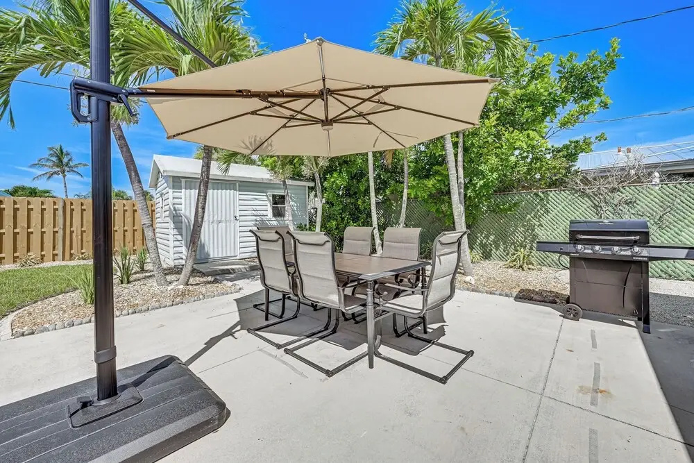 Steps to Englewood Beach: Home w/ Outdoor Oasis!