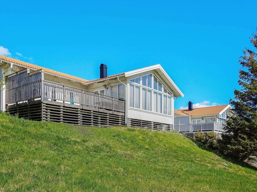 6 Person Holiday Home in Strömstad