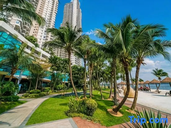 [Direct access to Mall Spacious 3 Rooms for 8 pax]