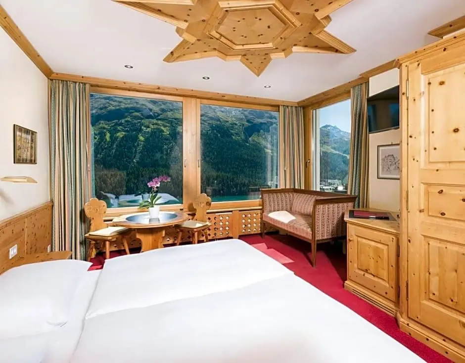 Standard room with lake view