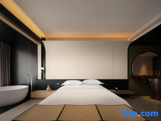 Standard Double room with balcony (full double bed)