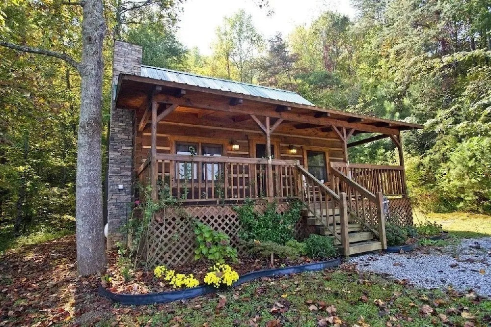 Leave the stress behind!- private hot tub, pet and motorcycle friendly, let peace and nature surround you! 2 Bedroom Home by RedAwning