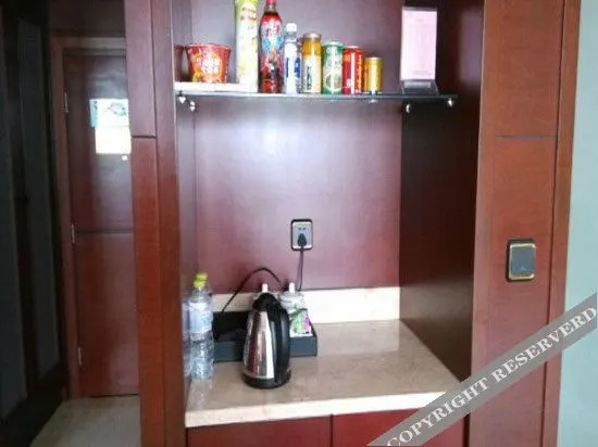 Food & Beverage