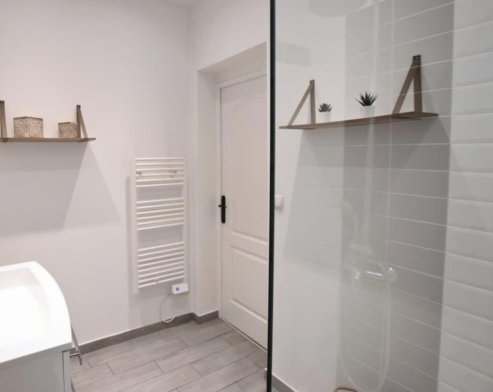 Afficher la photo 6 — La Maison Citadine Garage Wifi Lavelinge 4pers