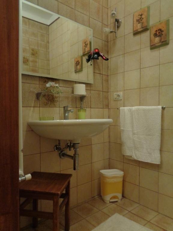 gallery_image_hidden_6