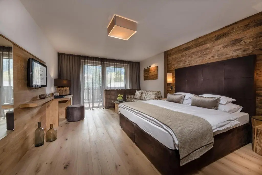 Standard Double room with balcony (full double bed)