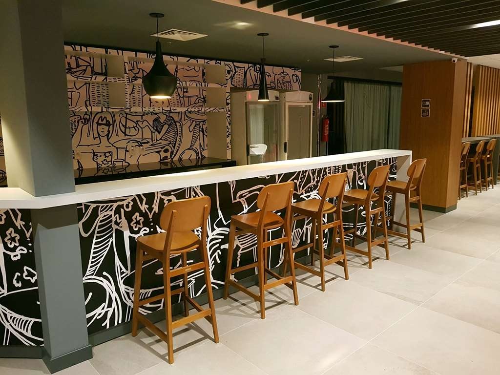 Food & Beverage